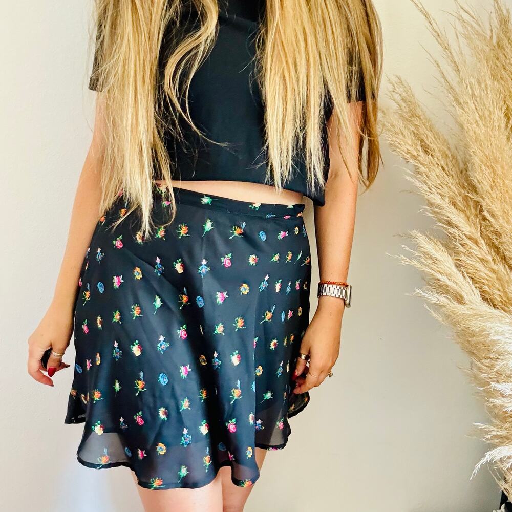 VINTAGE Y2K Black Pink Floral Print Mini Circle Skater Skirt Low High Rise Zip 9